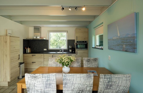 Wolphaartsdijk Maison | 5 Minutes' walk from the beach on Lake Veere, child-friendly and a nice garden