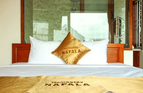 Cam Pho Lit Et Petit-Déjeuner | 5 minutes walking to the town center! Great rooms with balcony