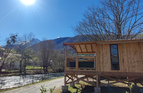 Laruns Cabine | Lodge Confort 5 personnes au bord de la rivière