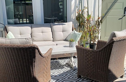 Vastra Frolunda Maison | 5 person holiday home in VÄSTRA FRÖLUNDA