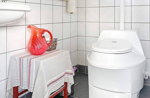 Finspang Municipality Maison | 5 person holiday home in FINSPÅNG