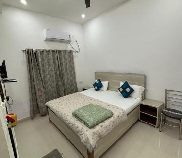 Sarnath Maison | 5 PETALS