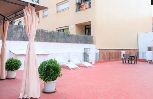 Collblanc y La Torrassa Appartement | (5) PRIVATE INDIVIDUAL BEDROOM WITH 200 M2 SUNNY TERRACE