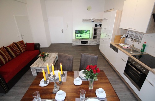 Tempelhof Appartement | 5 chambres, jusqu'à 11 personnes, un mobilier luxueux, « Iris5 »