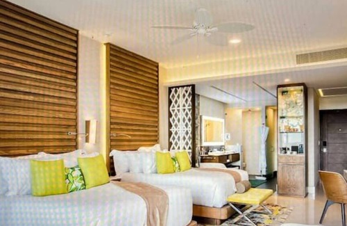 Puerto Juarez Hôtel | 5 Star Beach Luxe Resort 2BR 3ba