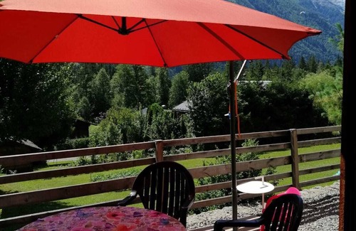 Chamonix-Mont-Blanc Chalet De Ski | Chalet 4 étoiles avec vue exceptionnelle depuis la terrasse ensoleillée