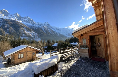 Chamonix-Mont-Blanc Chalet De Ski | Chalet 4 étoiles avec vue exceptionnelle depuis la terrasse ensoleillée