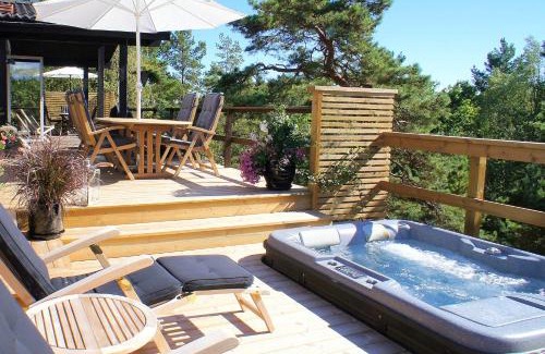 Ingaro Lit Et Petit-Déjeuner | 5-star homestay for 2 with breakfast, hot-tub, aircon and bikes