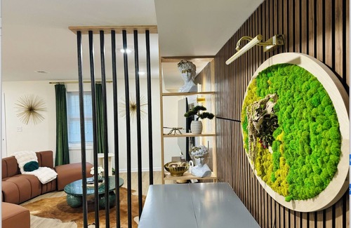 Newark Maison | 5 Star Luxurious 3 Bedroom Duplex Unit, Sleeps 8 people and 2 and half bath