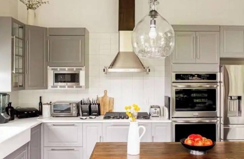 Gig Harbor Maison | 5 STAR Modern Bungalow in the heart of Downtown