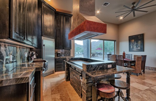 Apache Junction Maison | 5 étoiles ***** Couchages 26 6 Chambres 6 Salles de bain 6,000 SQ Ft Modern Superstition Mnt Estate