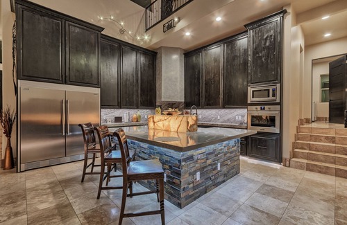 Apache Junction Maison | 5 étoiles ***** Couchages 26 6 Chambres 6 Salles de bain 6,000 SQ Ft Modern Superstition Mnt Estate