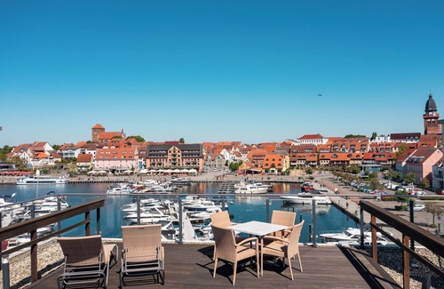 Muritz Appartement | 5-star vacation apartment Hafenidylle with balcony and harbor view