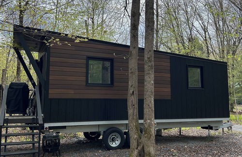 Plattsburgh Maison | Nomad - The 5-Star Lake Tiny-House!