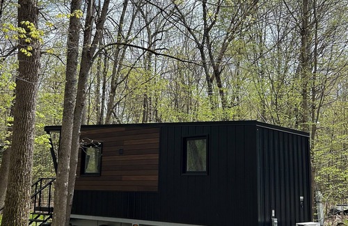 Plattsburgh Maison | Nomad - The 5-Star Lake Tiny-House!