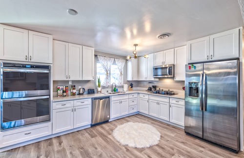 Paradise Villa | 5 Stars Family Villa Game room! BIG backyard!