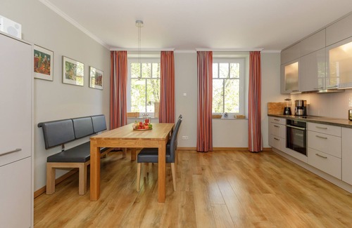 Alt Gaarz Appartement | 5-sterne- Luxuswohnung mit Infrarotkabine und Privatem Strandkorb