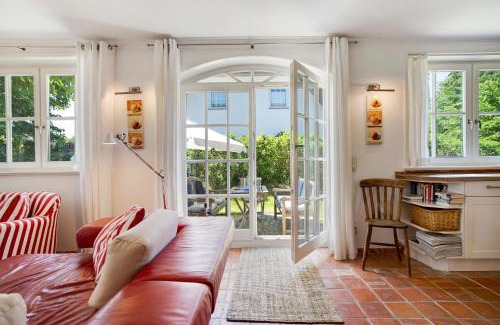 Pantow Maison | 5 Sterne Reetdachhaus Wildröschen