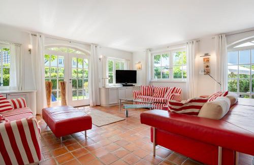 Pantow Maison | 5 Sterne Reetdachhaus Wildröschen