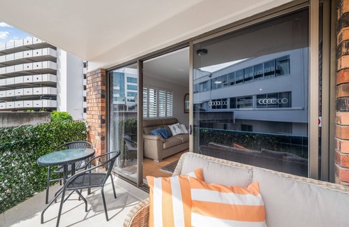 Maroochydore Appartement | 5 'Sunshine Waters' - One bedroom unit directly opposite Maroochy River