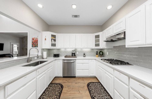Boerne Maison | Texas Hill Country Home, walk to restaurants- close to Fredricksburg wineries