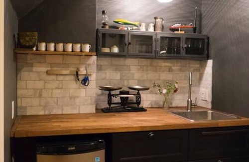 Stratford Appartement | #5 · The Palatial - 1500 sq feet of amazing space.