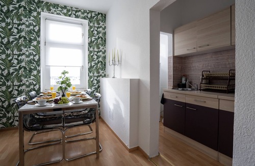 Zentrum-Sued Appartement | 5-zi-boho: 2 Schlafzimmer, 7 Gäste, Arbeitsbereich