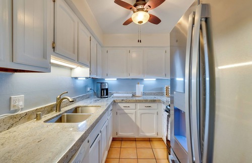 Kailua-Kona Copropriété | 50 Feet to Ocean: Kona Deluxe Ground-Floor Unit!