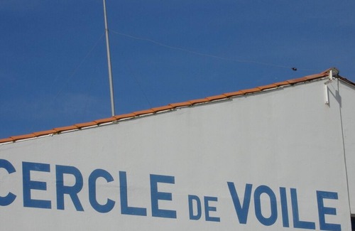 Yves Maison | A 50 metres de la plage, maison tout confort au calme