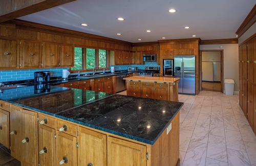 Summerlee Maison | Luxe avec vue imprenable sur la New River Gorge, récemment rénové, pour toute la famille