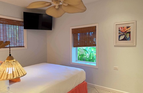 Kahana Lit Et Petit-Déjeuner | 50% Off! Bed & Breakfast Steps from the Beach with AC