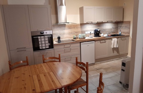 La Gare Appartement | Appartement bourgeois de 50metres carrés, proche de la gare de Perpignan.