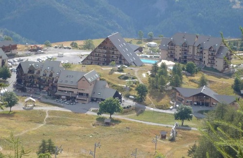 Reallon Appartement | 50m from resort center, 2nd floor, balcony, ski locker, 30m², Réallon