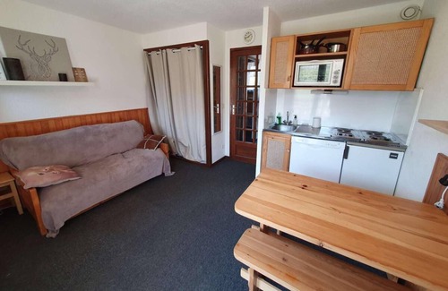 Reallon Appartement | 50m from resort center, 1st floor, balcony, ski locker, 21m², Réallon