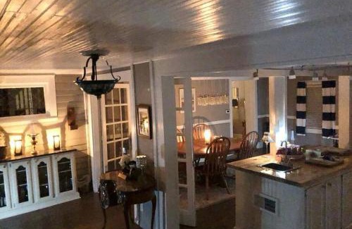 Lake Geneva Maison | 515Escape - Near downtown, private backyard, firepit, bbq, fun!