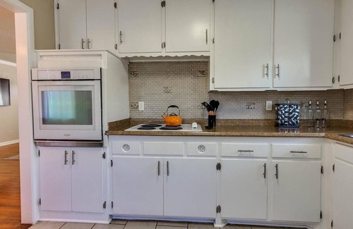 Central Oklahoma City Maison | 51ST PLACE // CLEAN AND QUIET // WIFI