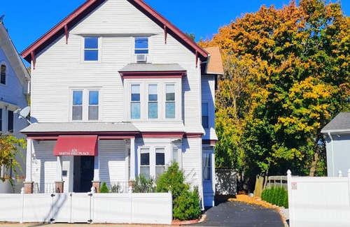 Smith Hill Appartement | 521 Smith Steet LLC