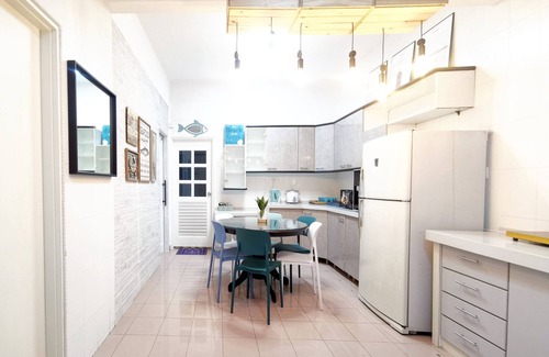 Tanjung Bungah Maison | 527 BeachHouse @ 5 bedroom -3min walk to the beach