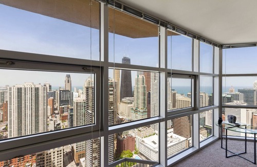 Downtown Chicago Appartement | 52e étage MagMile Penthouse - VUES, cheminée, centre de fitness, piscine, WiFi