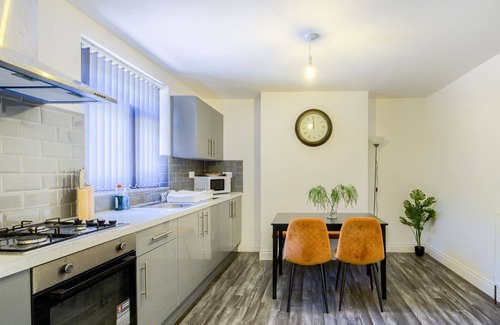 Coventry Maison | Exquisite Newfield's 3 Bedroom House w/ Garden