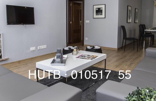 La Maternitat i Sant Ramon Appartement | 54. Futbol B32 Apartment