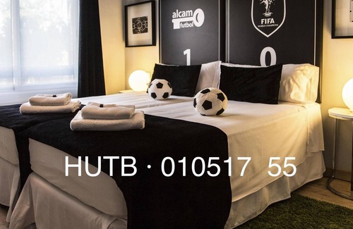 La Maternitat i Sant Ramon Appartement | 54. Futbol B32 Apartment