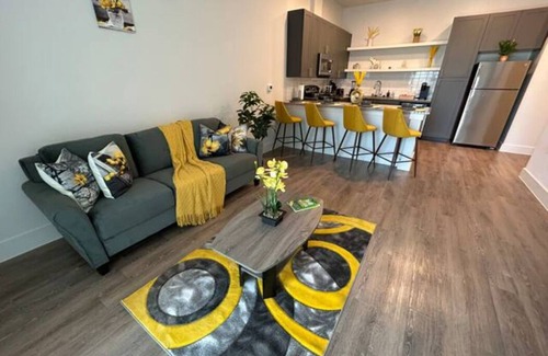 Pflugerville Appartement | 55 Cozy King w Resort Amenities