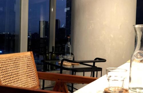 Downtown Appartement | 55-SQM The Urban Cabin in Poblacion Makati