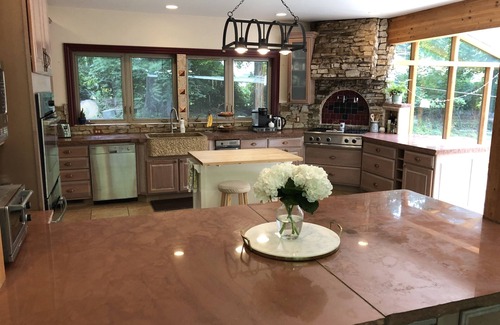 Westport Maison | 5500 sqft SUMMER HOME in Minutes from the BEACH + more (WESTPORT)