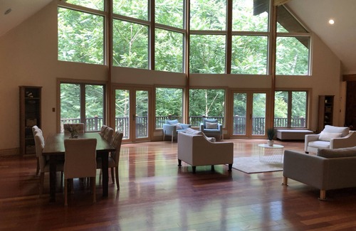 Westport Maison | 5500 sqft SUMMER HOME in Minutes from the BEACH + more (WESTPORT)