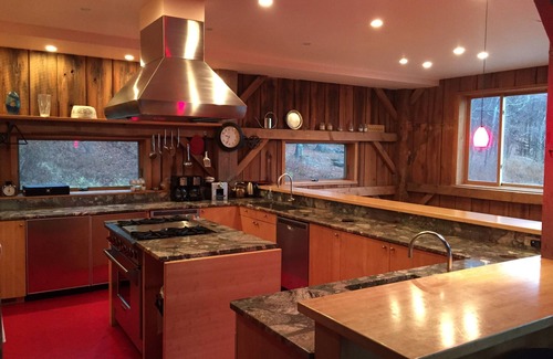 Denver Maison | 5500sqft Montagne Grange sur 300 acres de terrain boisé. La structure magnifique, une vue imprenable!