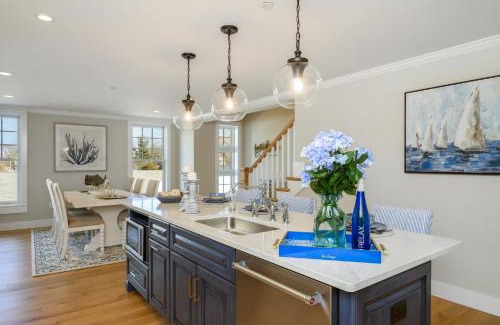 Harwich Port Maison | 557 Route 28, Unit 201, Harwich Port Cape Cod - - TJs Tide