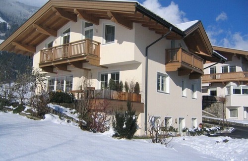 Hippach Appartement | 55m² grand appartement avec terrasse et jardin et une entrée séparée