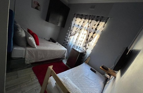 Parow Appartement | 57 On Wynne- FAMILY UNIT 1